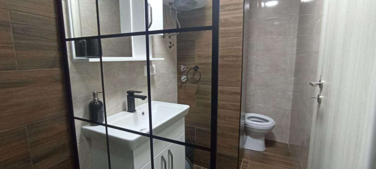 Holiday Apartament Three Ni Екстериор снимка